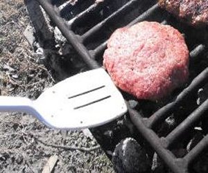 hamburger-grilling